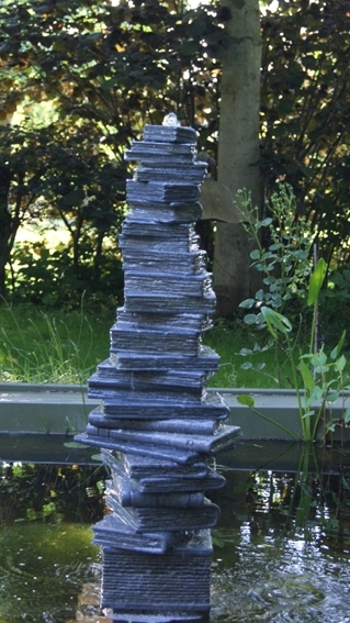 Artists/Images/guy deltour_image_petite tour de livres.jpg